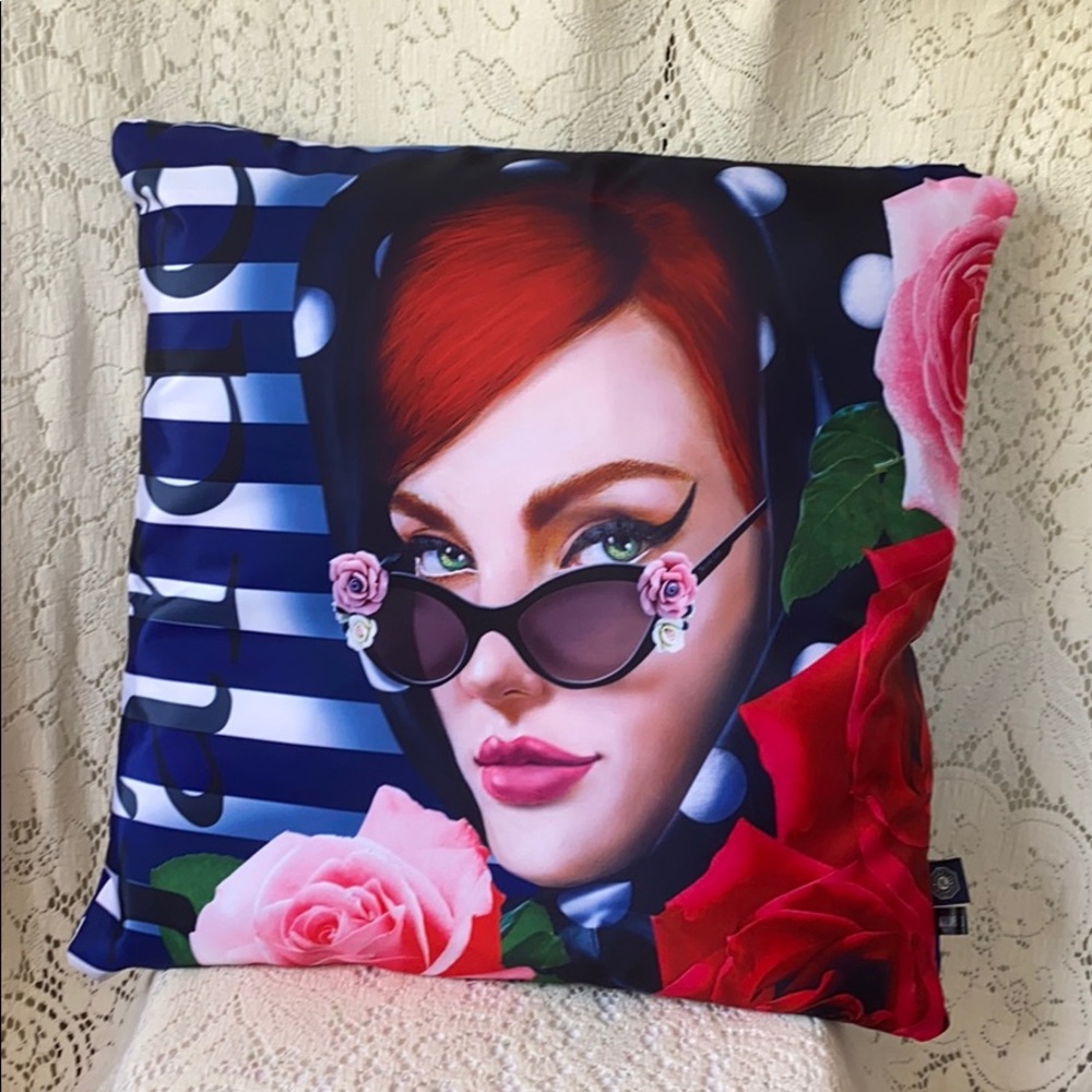 NICOLE LEE LADY IN RED FASHION ACCENT PILLOW COVER